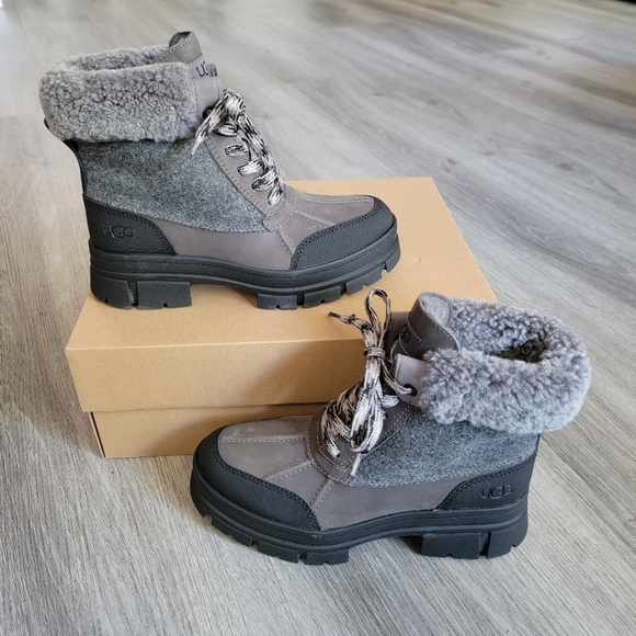 UGG Ashton Addie Tipped Waterproof Boot - Picture 1 of 10